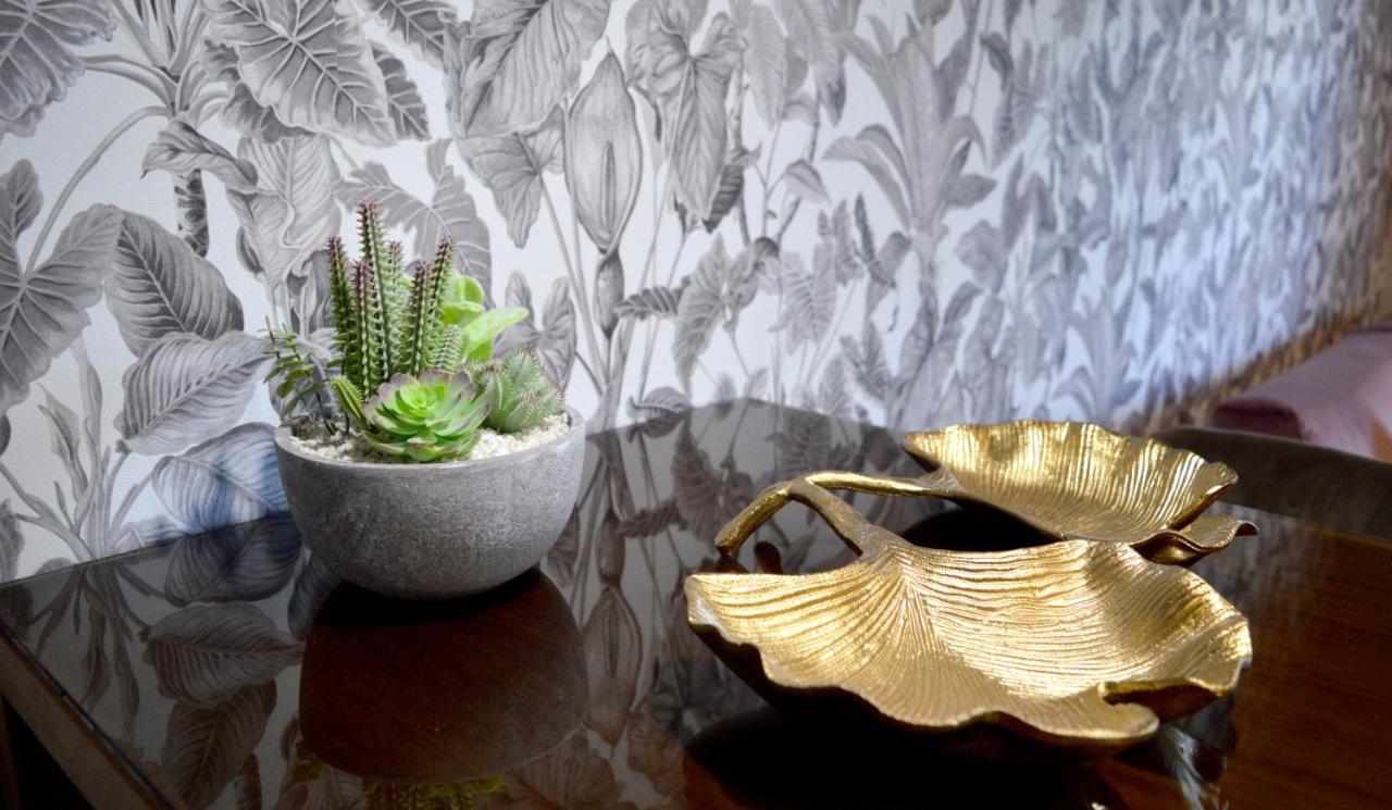 On Suites Sevilla Apartments Designed For Adults エクステリア 写真